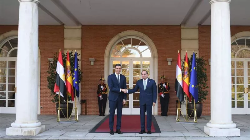 استقبال رسمي للسيسي في مدريد.. تفاصيل جلسة المباحثات مع رئيس وزراء إسبانيا