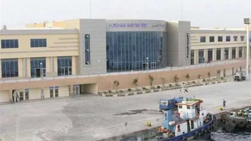 بسبب الطقس السيئ.. إغلاق ميناء الغردقة البحرى