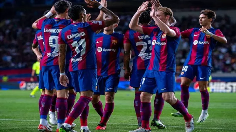 ليفاندوفسكي يقود هجوم برشلونة المتوقع أمام لاس بالماس بالدوري الإسباني