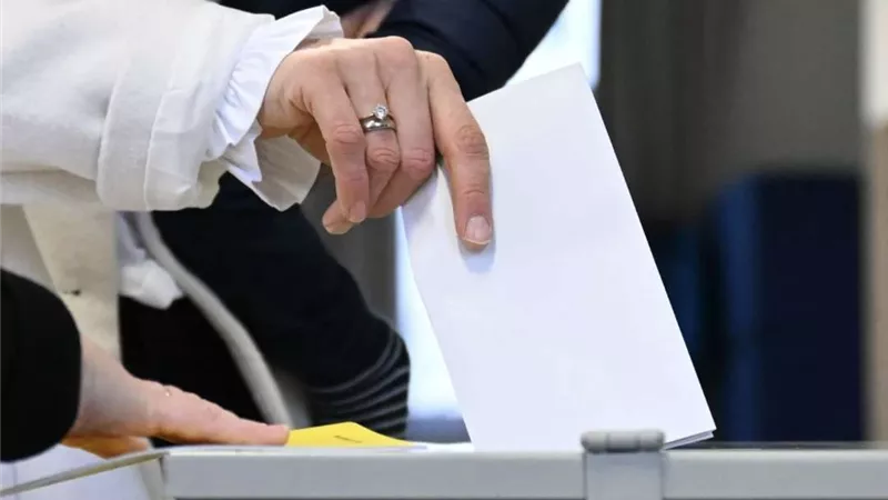 الانتخابات الألمانية المبكرة.. هل ترسم مستقبلًا جديدًا للاجئين؟ (خاص)