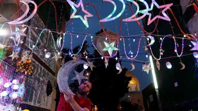 حكم تعليق الزينة والفوانيس في رمضان.. دار الإفتاء تحسم الجدل
