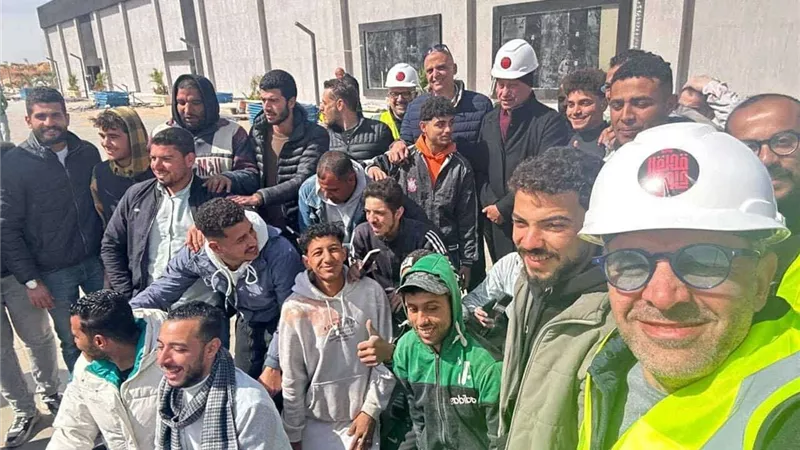 الخطيب يتفقد أعمال الحفر باستاد الأهلي