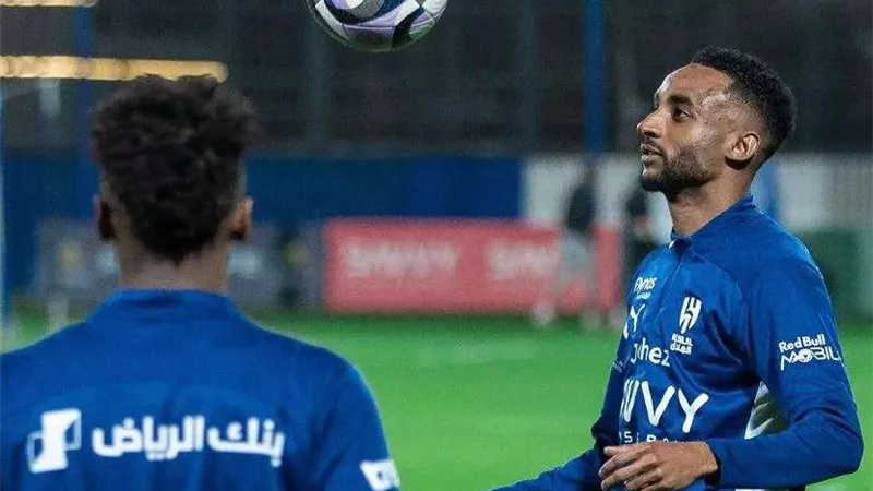 دوري روشن.. سالم الدوسري يقود هجوم الهلال أمام الخلود