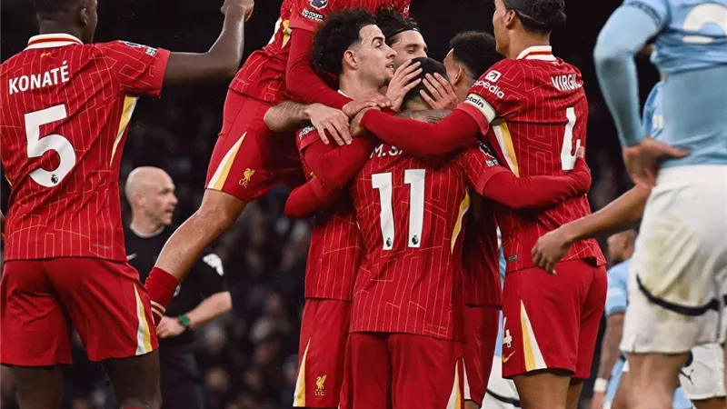 الدوري الانجليزي.. القنوات الناقلة لمباراة ليفربول ونيوكاسل يونايتد