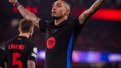 برغم النقص العددي.. برشلونة يصعق بنفيكا ويضع قدمًا في ربع نهائي دوري أبطال أوروبا