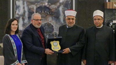 وزير الأوقاف الأردني والأمين العام للمجلس الأعلى للشؤون الإسلامية يبحثان مع وفد جامعة جورج تاون سبل تعزيز التعايش والحوار بين الأديان