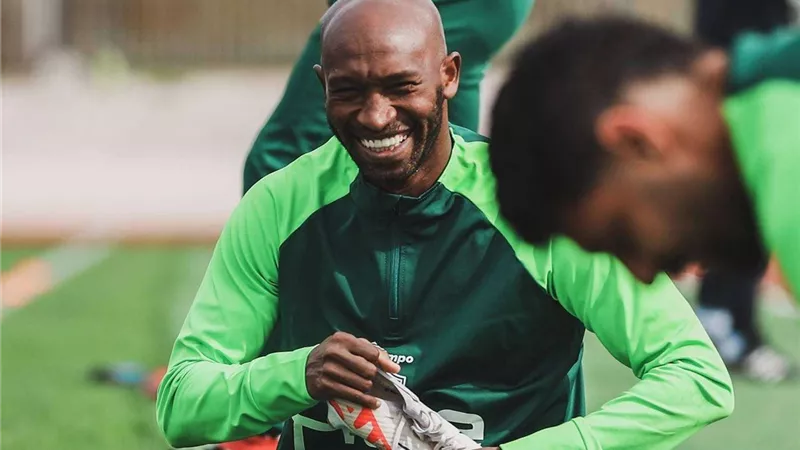 ممر شرفي لـ شيكابالا في مران الزمالك