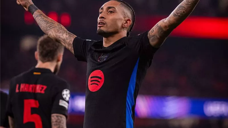 برغم النقص العددي.. برشلونة يصعق بنفيكا ويضع قدمًا في ربع نهائي دوري أبطال أوروبا