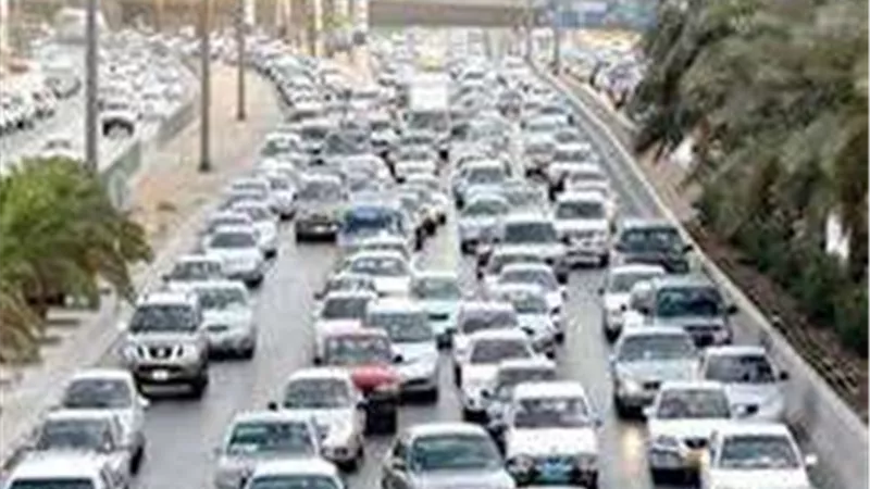 بسبب مياه الأمطار.. اختناقات مرورية بمحاور القاهرة والجيزة