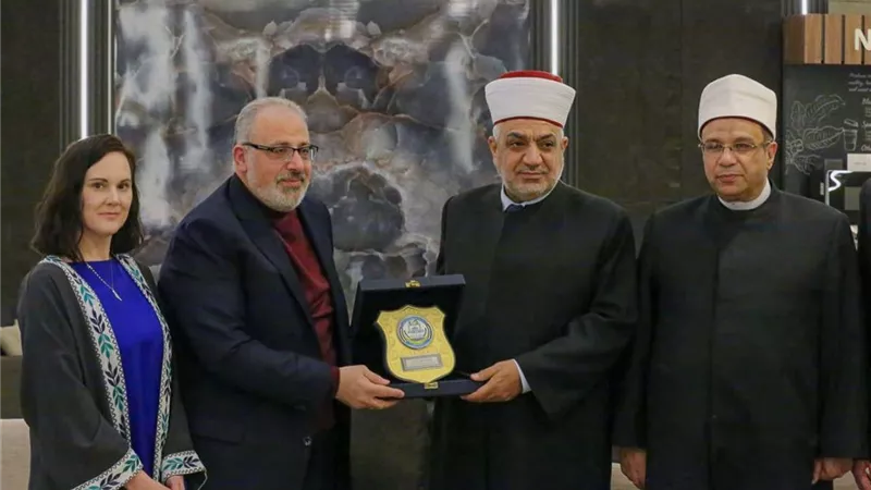 وزير الأوقاف الأردني والأمين العام للمجلس الأعلى للشؤون الإسلامية يبحثان مع وفد جامعة جورج تاون سبل تعزيز التعايش والحوار بين الأديان