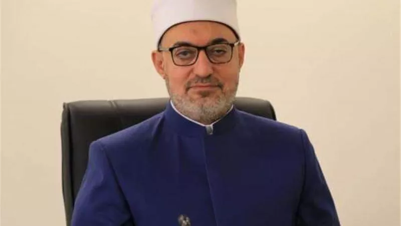 مفتي الجمهورية يحسم الجدل.. هل الإنسان مخير أم مسير؟
