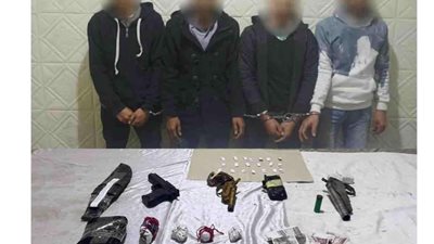 سقوط عصابة سرقة المواطنين تحت تهديد السلاح في المعادي