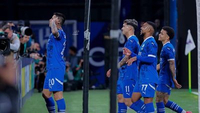 الدوري السعودي.. الهلال يواصل انتصاراته بثنائية نظيفة أمام التعاون