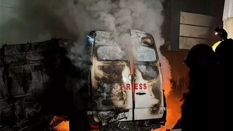 بينهم 4 صحفيين.. غارة اسرائيلية على شمال غزة تسفر عن استشهاد 9 فلسطينيين