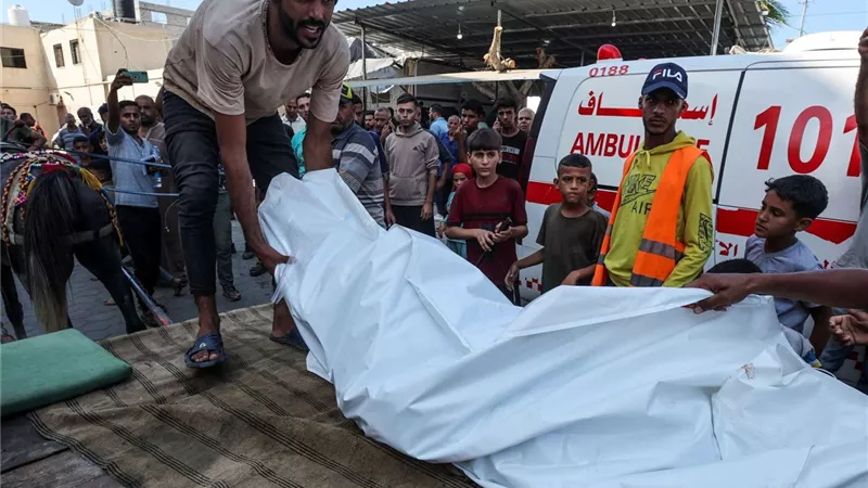 استشهاد 10 فلسطينيين في قصف إسرائيلي على غزة