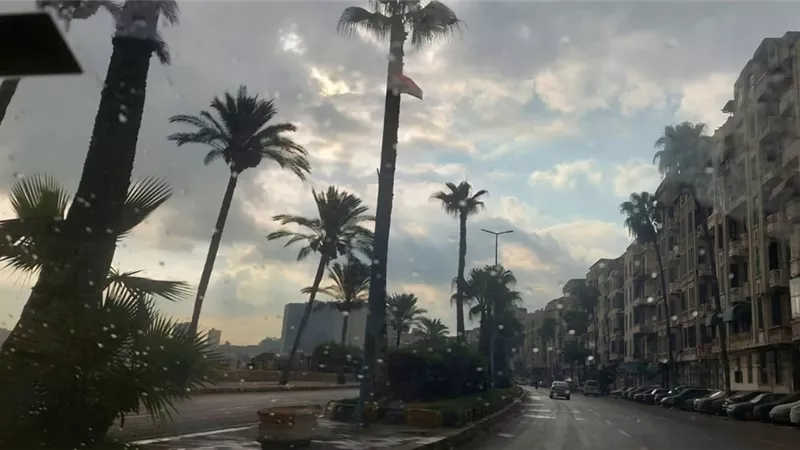 تغير مفاجئ في الطقس.. انخفاض كبير في درجة الحرارة غدا ونشاط للرياح والأمطار