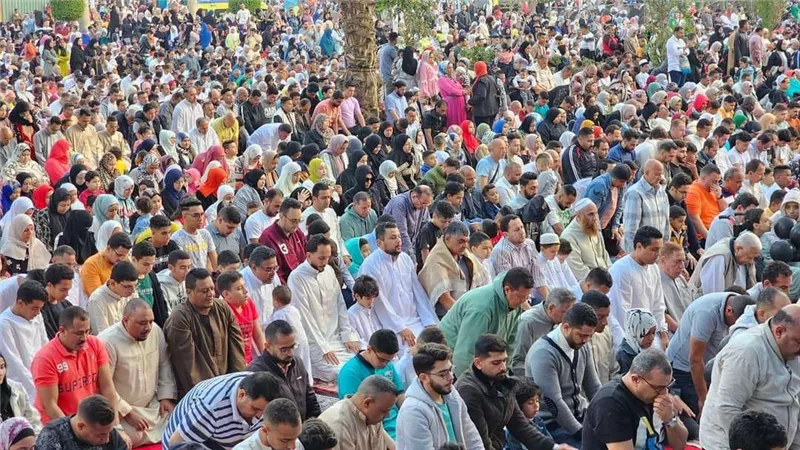 كيفية أداء صلاة عيد الفطر 2025؟.. عدد التكبيرات والسنن المستحبة