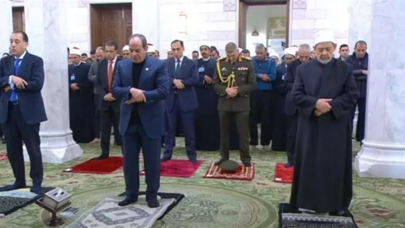 الرئيس السيسي: تطوير أماكن آل البيت رسالة تقدير لتاريخنا وروحانياتنا وحريصون على استكمال جميع المساجد