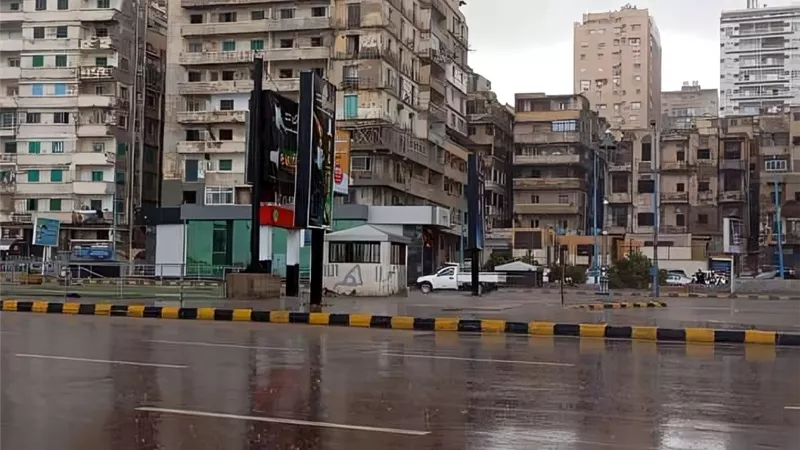 انخفاض ملحوظ في درجات الحرارة واضطراب الملاحة البحرية يهيمن على أجواء مصر اليوم الخميس