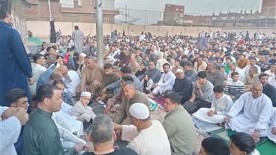 الآلاف يتوافدون على الساحات والمساجد لأداء صلاة عيد الفطر بالمنوفية (صور)