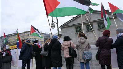 الجالية المصرية في العاصمة الألمانية برلين ترفع شعار 