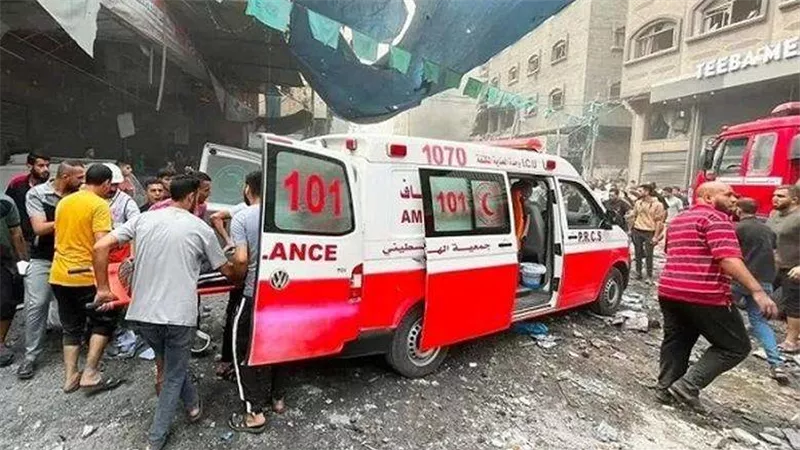 الهلال الأحمر الفلسطيني يُعرب عن قلقه بشأن طواقمه في منطقة الحشاشين برفح الفلسطينية