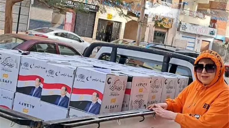 حركة شباب بادر من أجل مصر توزع هدية الرئيس في المحافظات