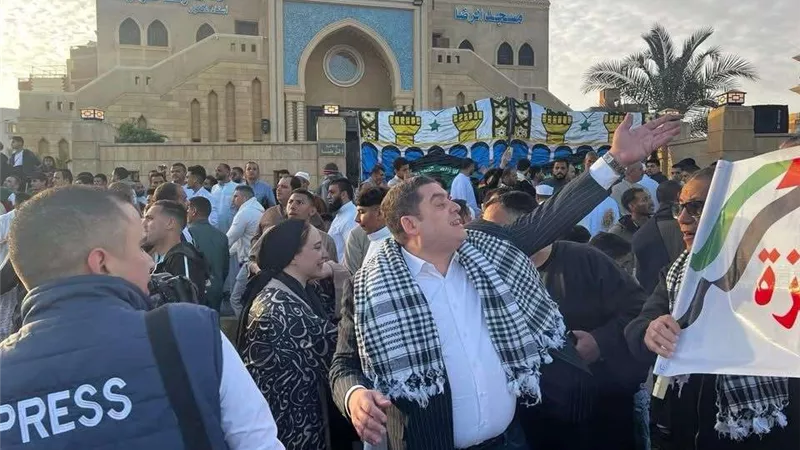 وقفة حاشدة لدعم القضية الفلسطينية ورفض التهجير بعد صلاة العيد