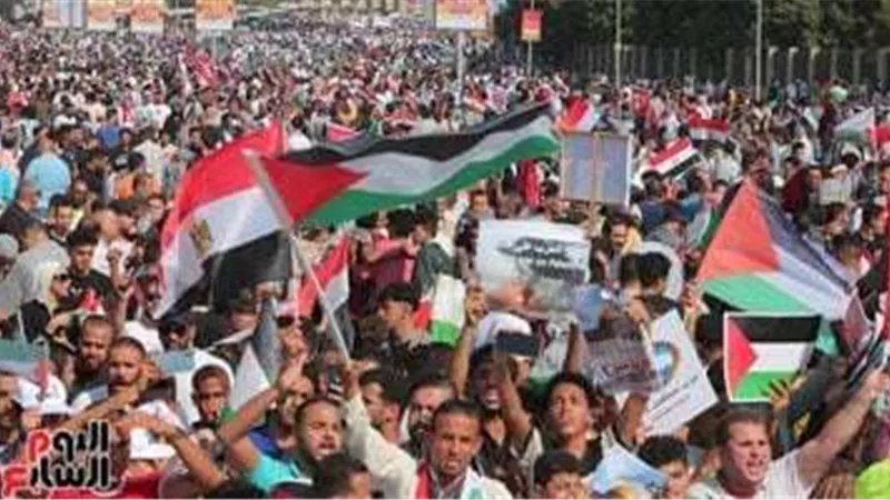 هيئة الاستعلامات المصرية: وقفات عيد الفطر تؤكّد رفض المصريين لتصفية القضية الفلسطينية