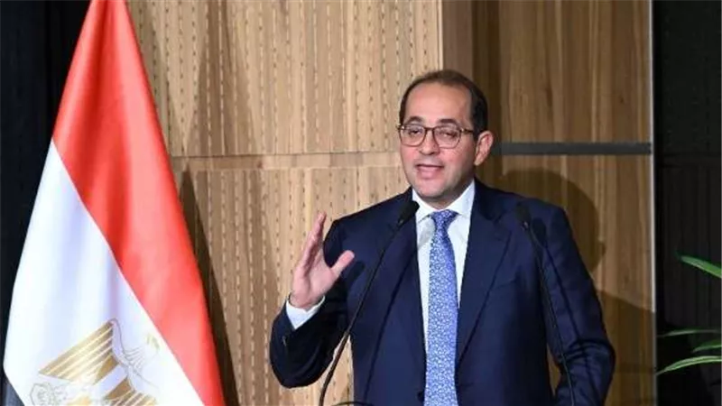 رفع الحد الأدنى للأجور.. زيادة 1100 جنيه شهريًا للموظفين بدءً من يوليو المقبل