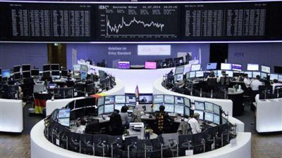 القلق من الرسوم الجمركية الأمريكية الجديدة يدفع الأسواق الأوروبية للتراجع