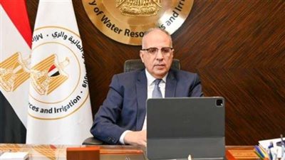 وزير الري يتابع حالة منظومة الصرف الزراعي