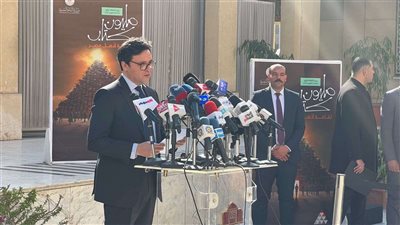 وزير الثقافة المصري ونظيرته الفرنسية يتفقدان متحف أم كلثوم