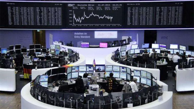 القلق من الرسوم الجمركية الأمريكية الجديدة يدفع الأسواق الأوروبية للتراجع