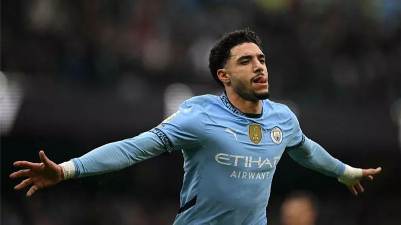عمر مرموش يعادل رقم هاري كين ويهدد عرش محمد صلاح في أوروبا