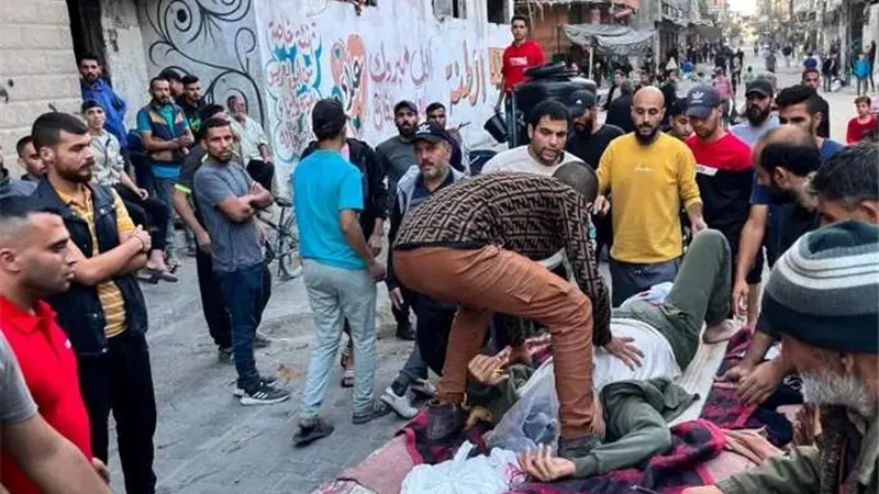 غارات إسرائيلية ليلية على غزة تقـ تل أكثر من 60 فلسطينيا