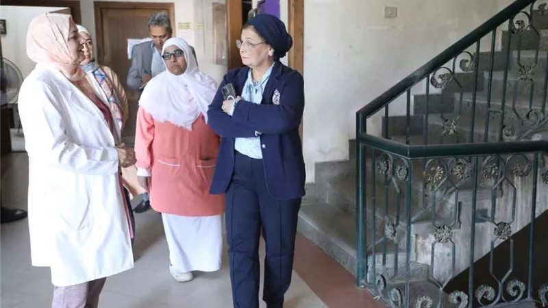 نائب وزير الصحة في جولة مفاجئة لمتابعة أداء المنشآت الطبية بالسيدة زينب