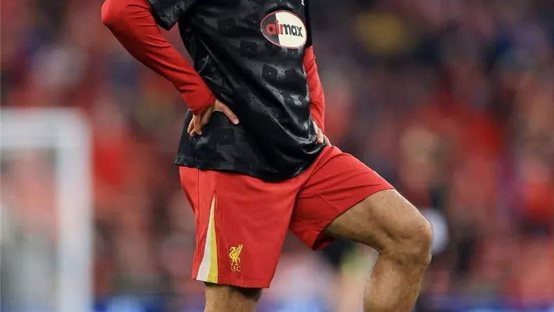 صلاح يقود هجوم ليفربول أمام فولهام في بطولة الدوري الإنجليزي