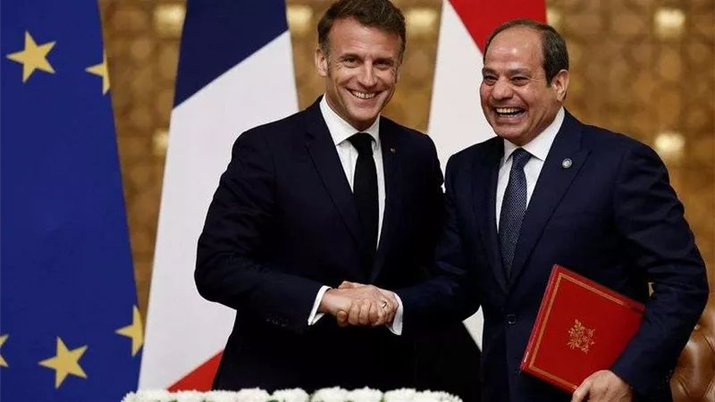 السيسي وماكرون يشاهدان فيلمًا تسجيليًا عن العلاقات التاريخية بين مصر وفرنسا