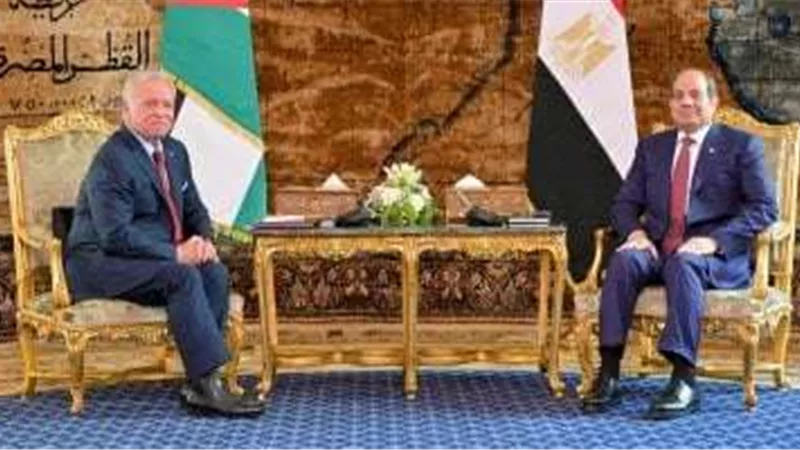 السيسي والعاهل الأردني يؤكدان استمرار التشاور بشأن مستجدات الأوضاع في غزة
