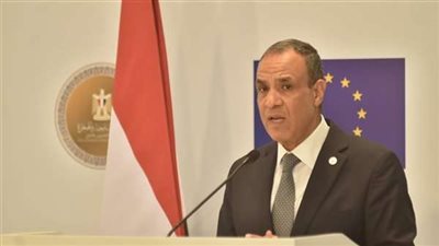 وزير الخارجية يؤكد على حماية حرية الملاحة في البحر الأحمر مع نظيره الإيراني