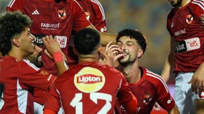 الأميرة السمراء.. وسام أبو علي في مقدمة هجوم الأهلي أمام الهلال