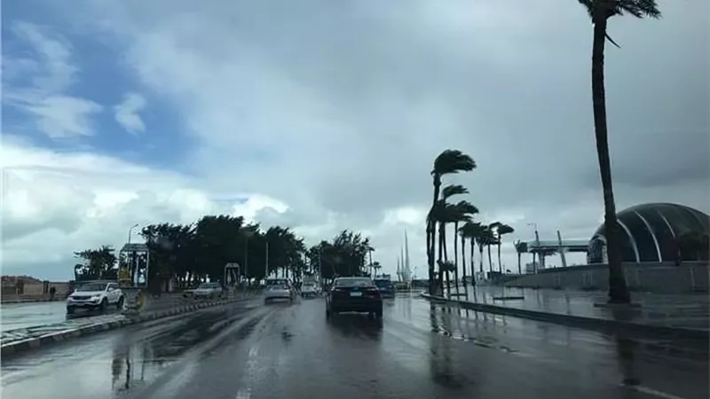 طقس متقلب يضرب مصر اليوم الأربعاء.. وانذارات بحرية بارتفاع الأمواج
