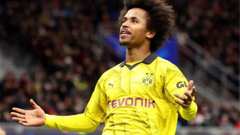 كريم أديمي يقود تشكيل بوروسيا دورتموند المتوقع أمام برشلونة