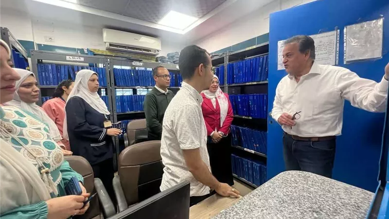 خلال زيارة ميدانية بأسيوط.. وزير الصحة يتابع أداء المنشآت الطبية ويوجه بتعزيز جودة الخدمات