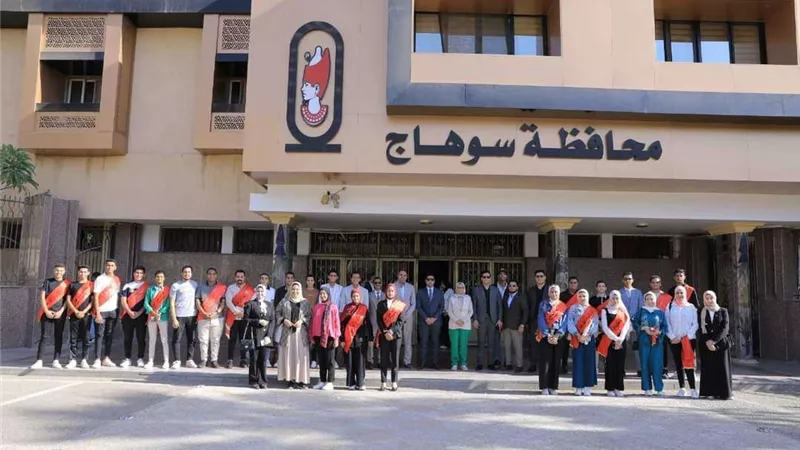 في حضور محافظ سوهاج.. تبادل الشتائم بين السكرتير ونائب المحافظ