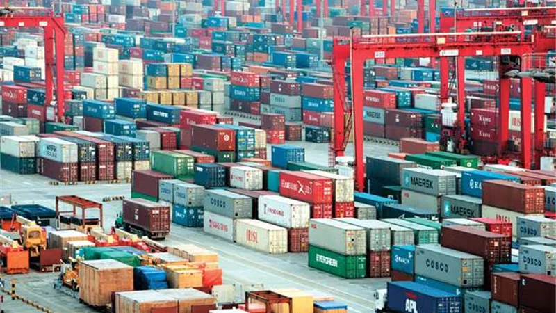 خبراء : فرض رسوم جمركية أقل على الصادرات المصرية فرصة لجذب الاستثمارات وزيادة الصادرات