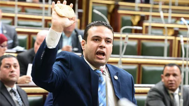 برلماني: الحكومة تنظر إلى المواطن كأنه ماكينة ATM