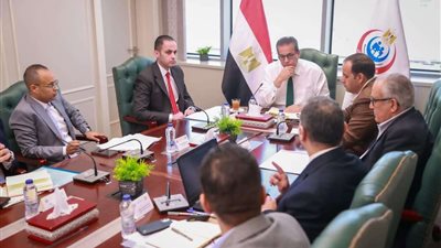 وزير الصحة يبحث تطوير منظومة العلاج على نفقة الدولة ووضع ضوابط لضمان عدالة التوزيع