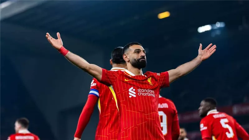 هنري يتغنّى بمحمد صلاح بعد تجديد عقده مع ليفربول